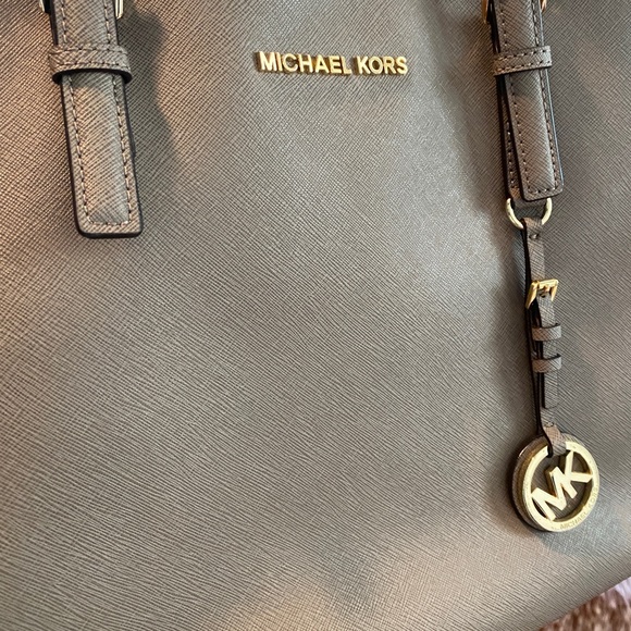 Michael Kors pebbled leather large jet set tote - Picture 6 of 8